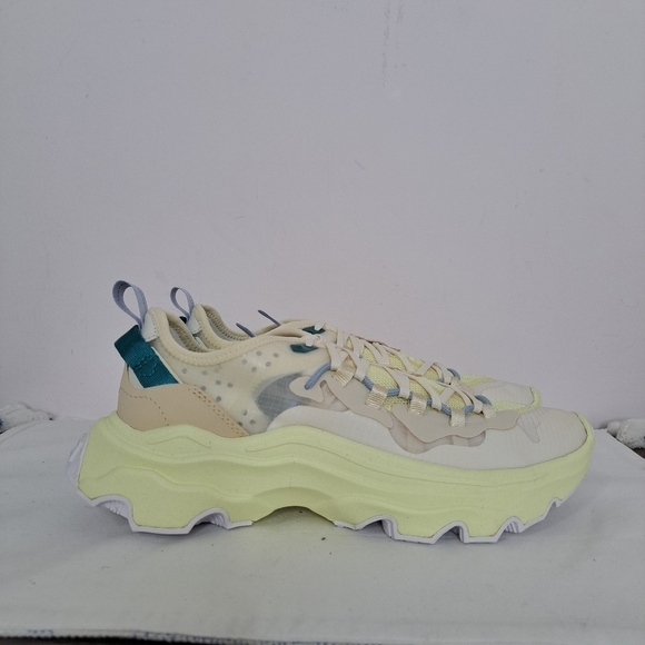 Sorel kinetic breakthru tech lace endive bleached ceramic 8.5 NWT - Picture 3 of 8